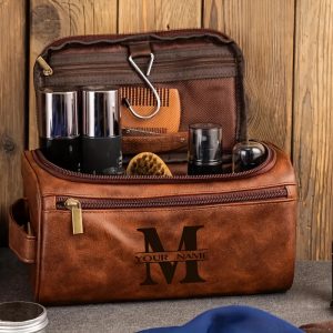 Trousse de Toilette Personnalisée pour Hommes en Cuir Synthétique Marron - Idéal pour la Saint-Valentin, Noël & Fête des Pères!