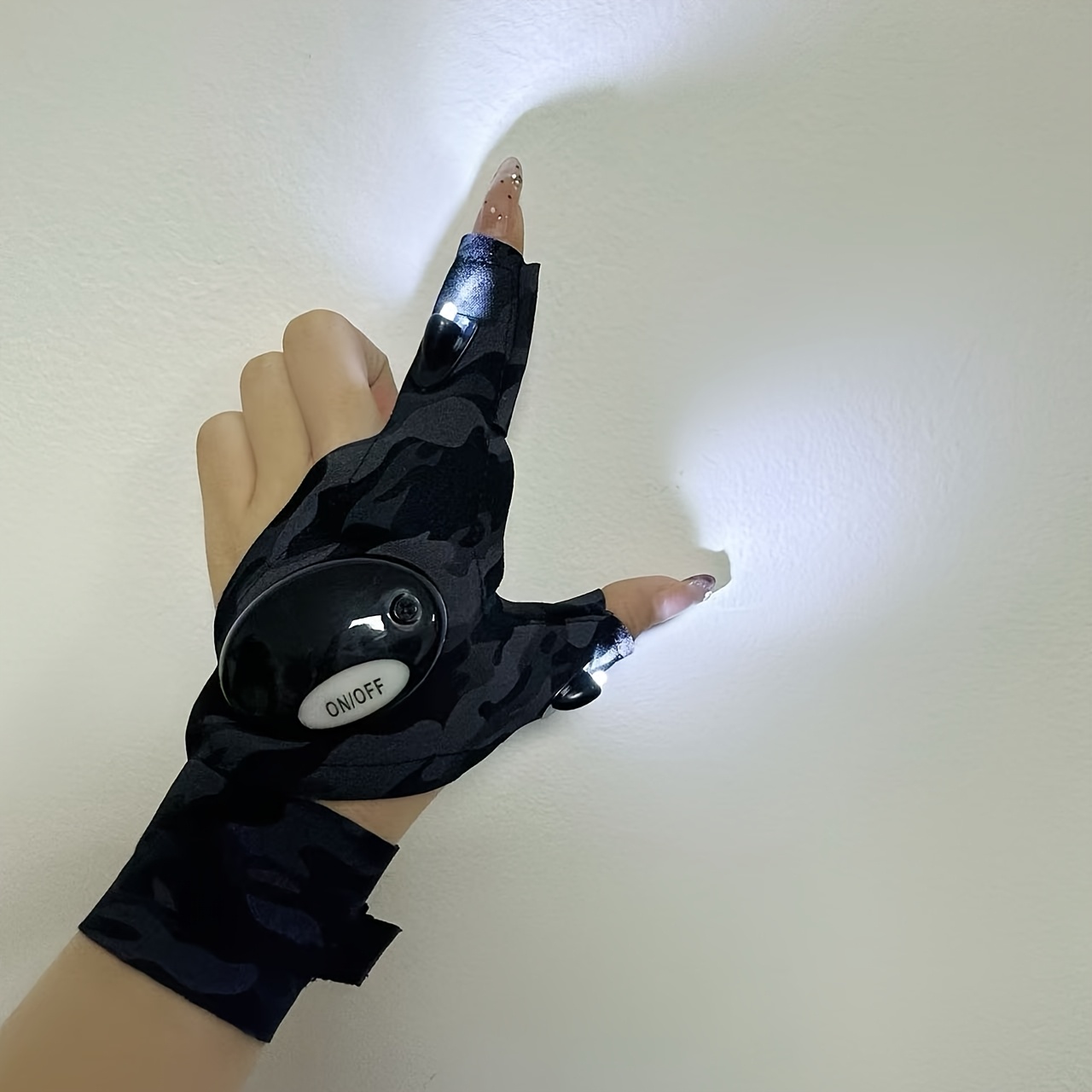Transformez vos Activités Nocturnes avec ces Incroyables Gants Lumineux - Image 7
