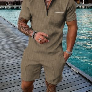Été en vue ! Transformez votre look avec ce polo et short décontractés irrésistibles