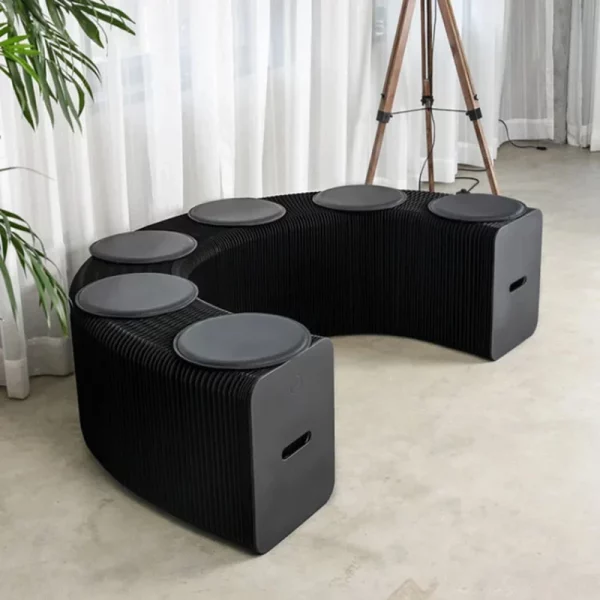 6 sièges en un seul tabouret pliable (42x31 cms) : l'astuce écologique pour un ultime gain de place que vous devez connaître