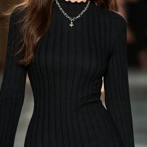 Robe Chic Femme – Col Montant, Manches Longues, Noir Élégant